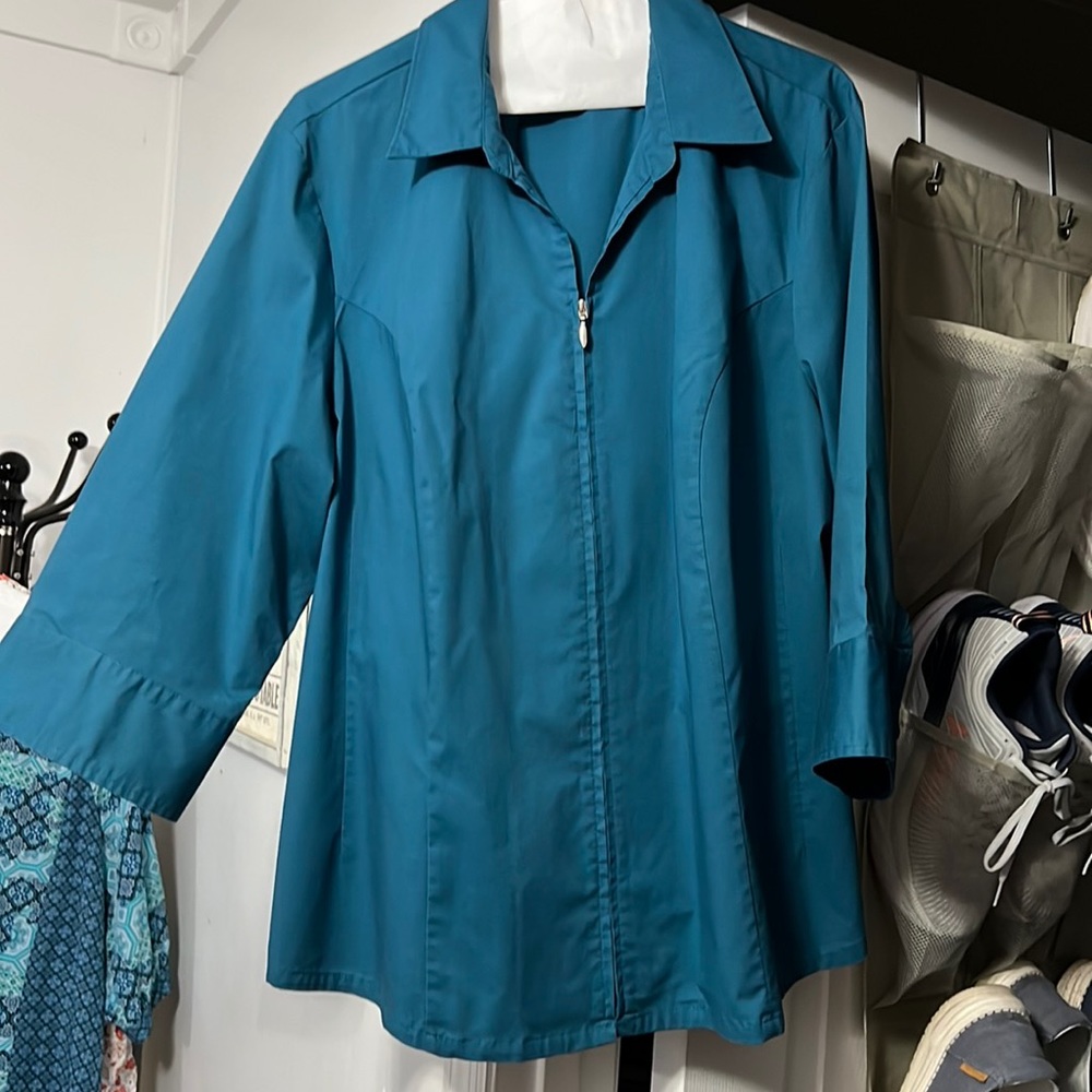 Ladies Lee Rider zip up blouse.